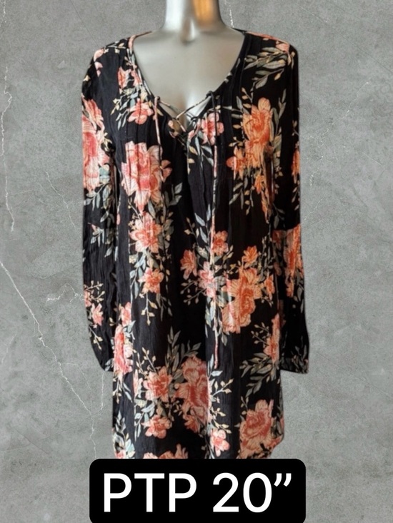Billabong Dresses & Skirts - 2 for $30 💟Billabong Black and Coral Floral Shift Dress